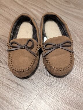 Target Brown Kids Moccasin Slipper with Bow - Toddler Size 10